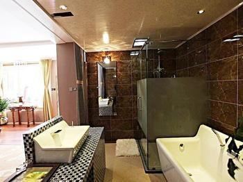 Nobles Living Castle Hotel Lijiang  Buitenkant foto